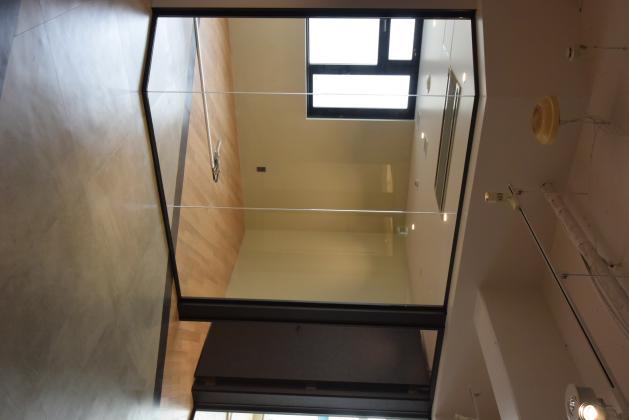 6階セットアップオフィス内会議室１