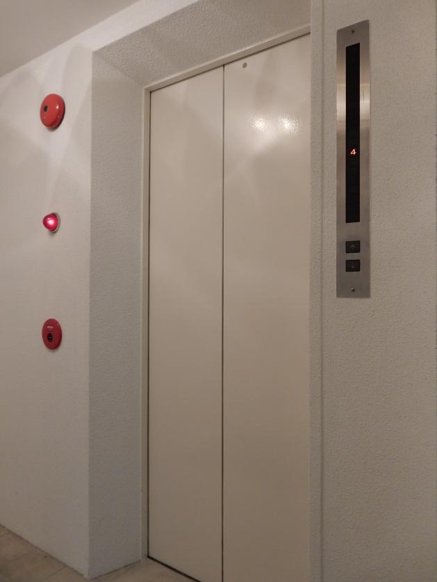 基準階エレベーター